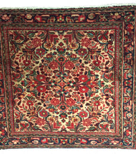 4748 Hamadan, 3'7" x 3'5" - Soheil Oriental Rugs